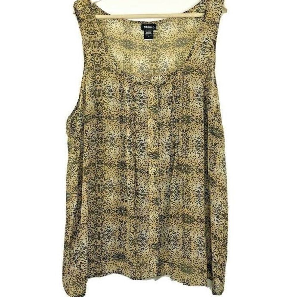 Torrid animal print pintuck button‎ front flyaway georgette tank